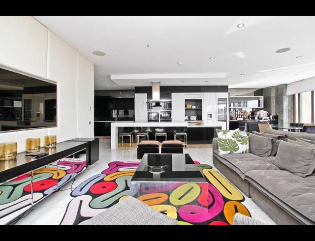 2 BEDROOM APARTMENT FOR SALE IN SANDOWN